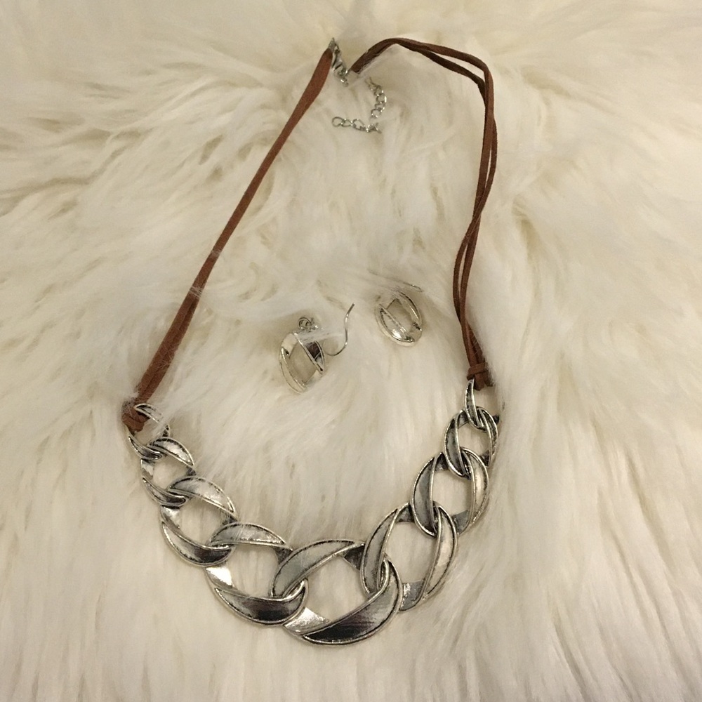 • Brown-Silver Necklace-earring Set •
